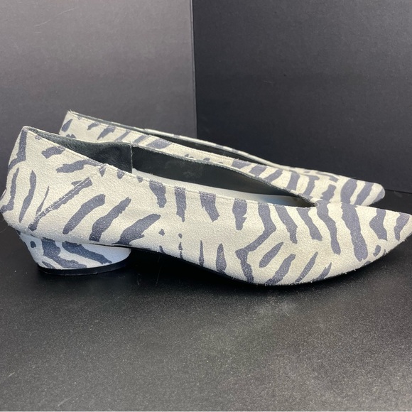 Italian Leather Bimba Y Lola Women's Zebra Print Flats - Picture 2 of 8